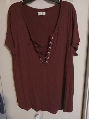 Maurices Lace-Up V-Neck Short Sleeve Tee in Wine